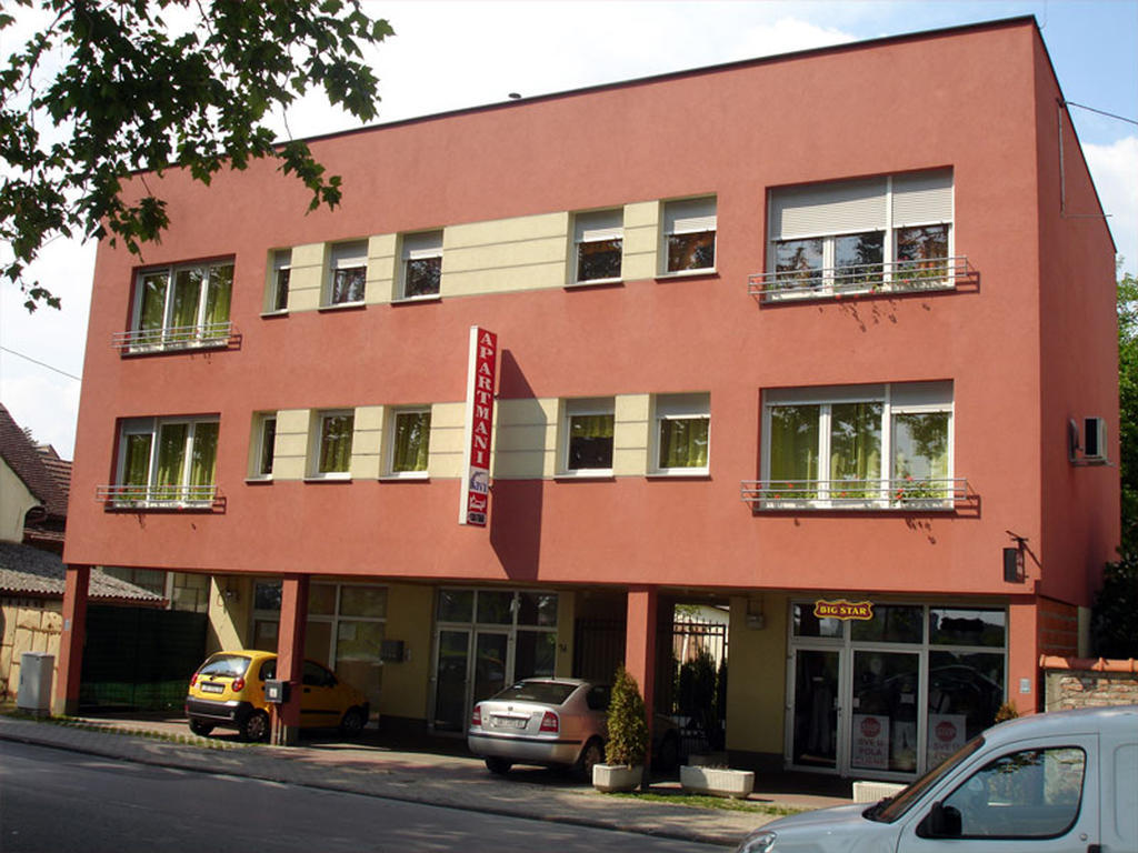 Guesthouse Sava スラヴォンスキ・ブロド エクステリア 写真