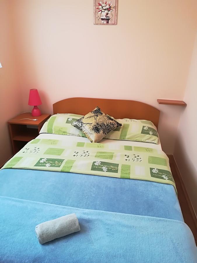 Guesthouse Sava スラヴォンスキ・ブロド エクステリア 写真