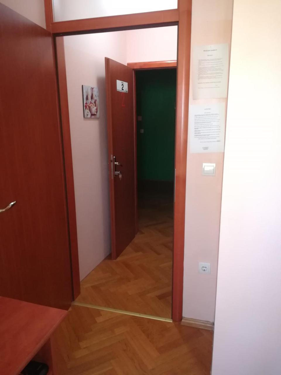 Guesthouse Sava スラヴォンスキ・ブロド エクステリア 写真