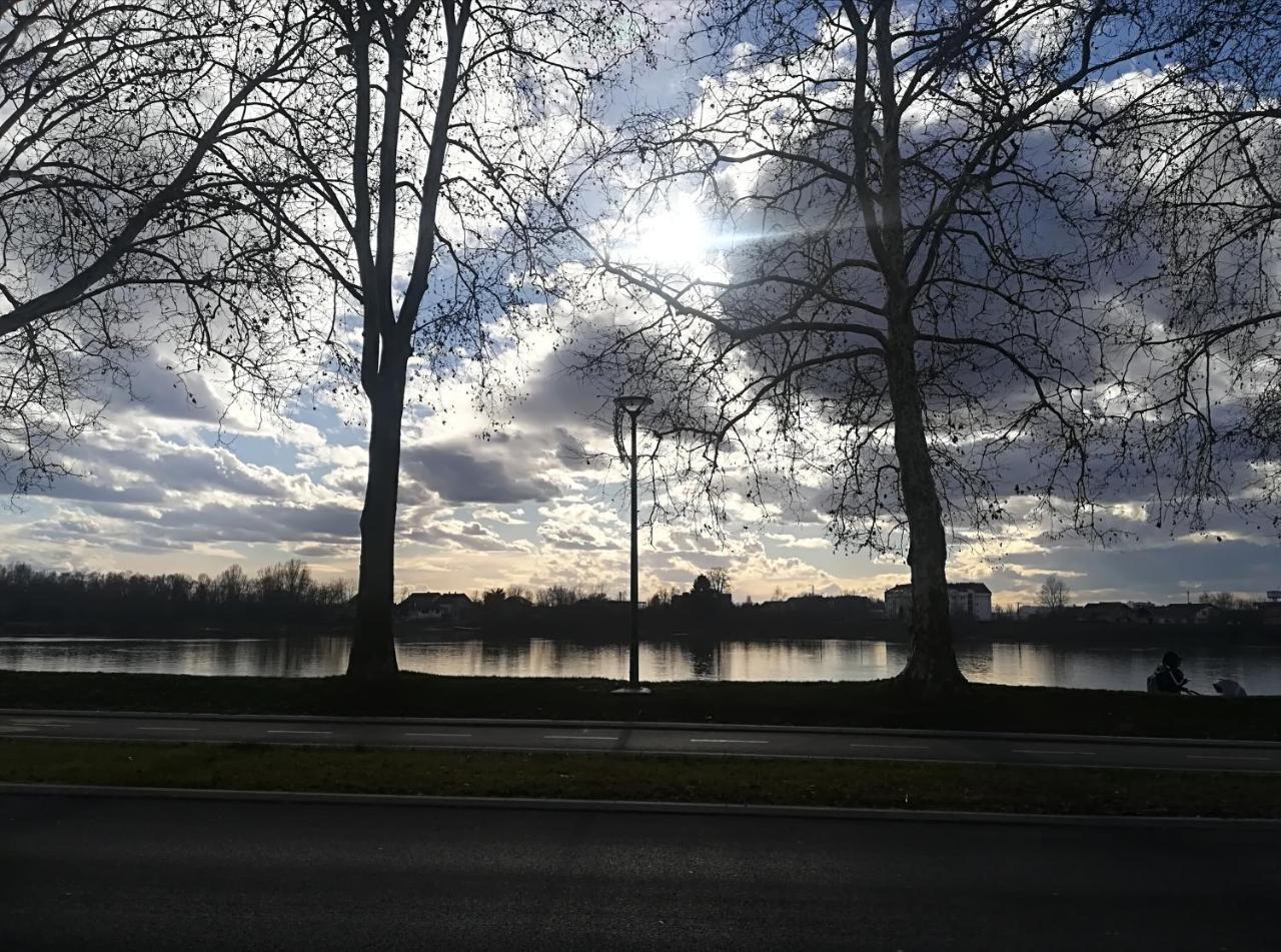 Guesthouse Sava スラヴォンスキ・ブロド エクステリア 写真