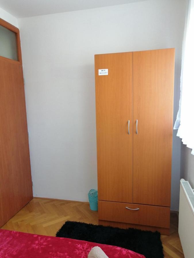 Guesthouse Sava スラヴォンスキ・ブロド エクステリア 写真