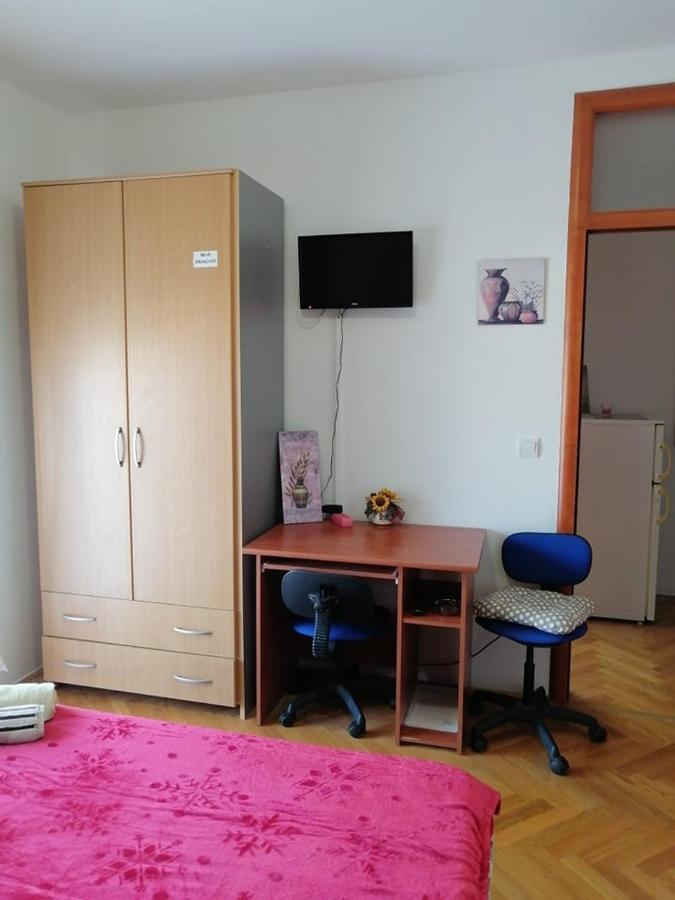 Guesthouse Sava スラヴォンスキ・ブロド エクステリア 写真