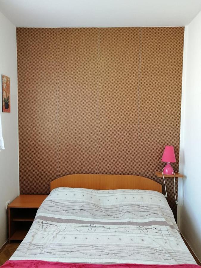 Guesthouse Sava スラヴォンスキ・ブロド エクステリア 写真