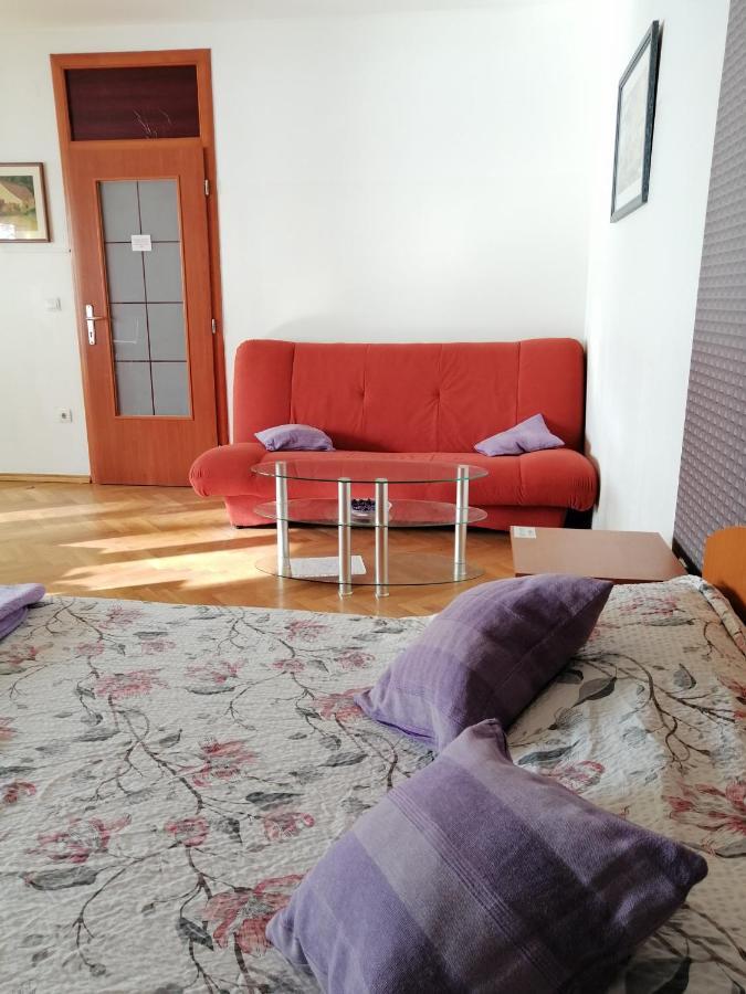 Guesthouse Sava スラヴォンスキ・ブロド エクステリア 写真